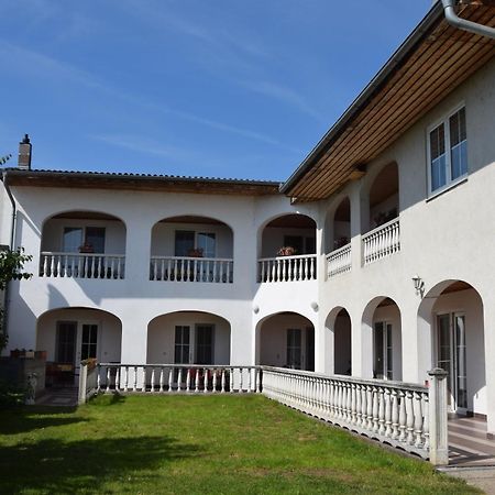 Appartmenthaus Rosenhof Podersdorf am See Exterior photo