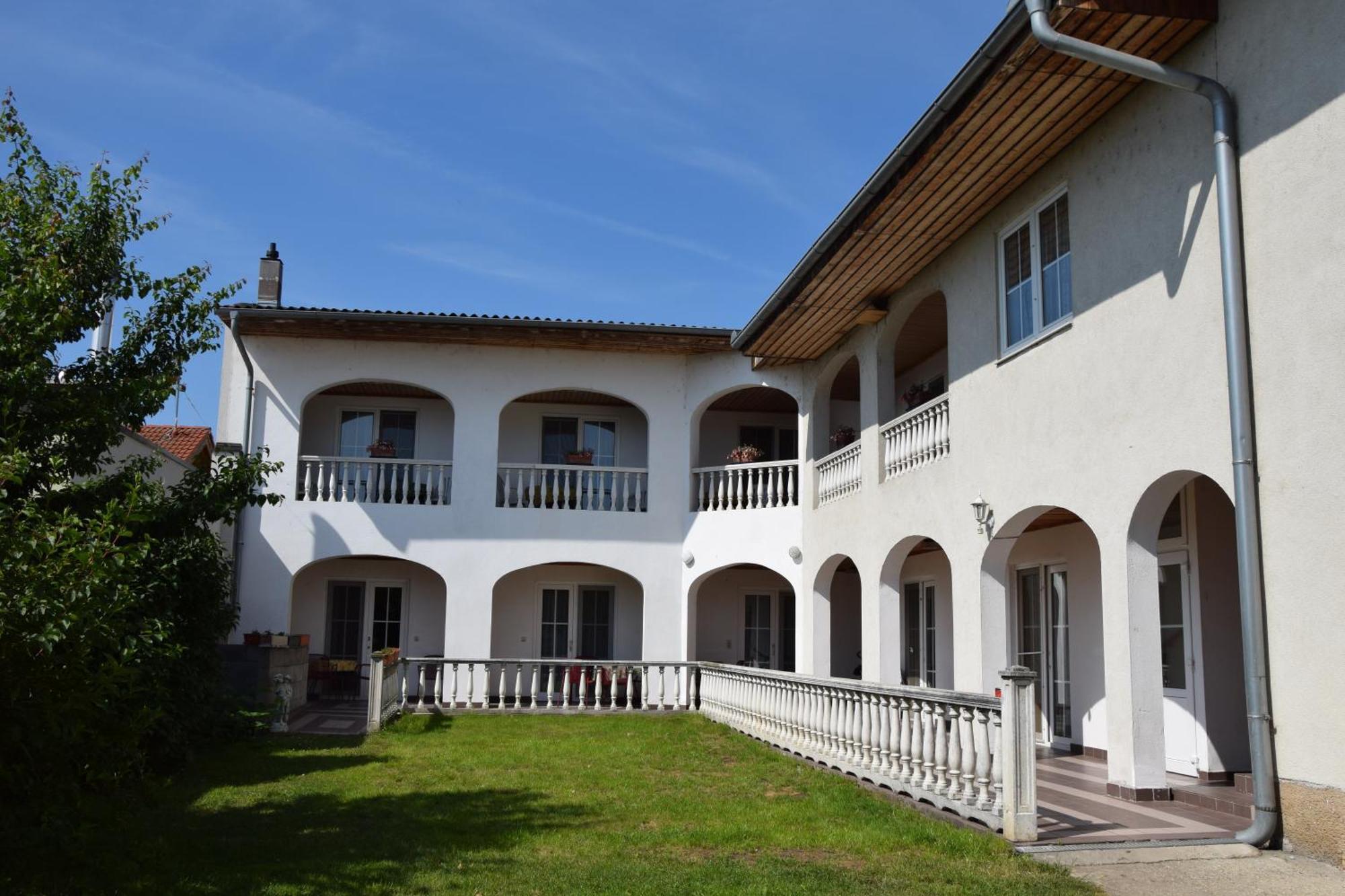 Appartmenthaus Rosenhof Podersdorf am See Exterior photo